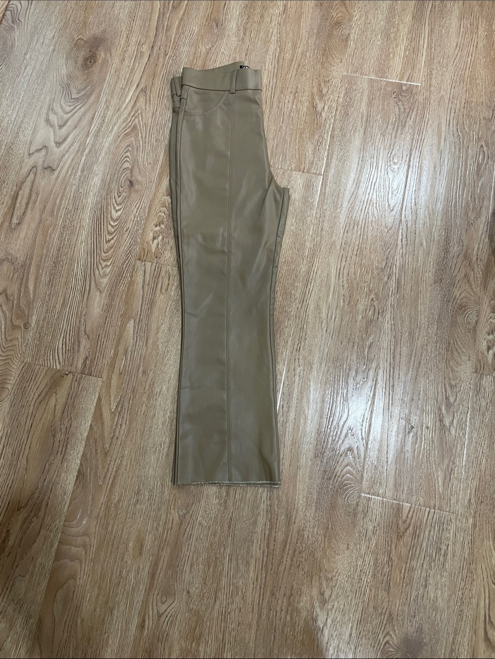 Zara Cropped Faux Leather Pants in Olive